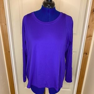 Motherhood Maternity. Active wear top.